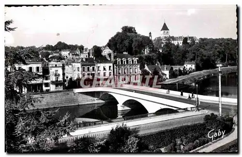 Cartes postales moderne Chateau Gontier Le Pont sur la Mayenne et l Eglise Saint Jean