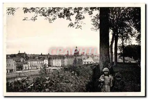 Cartes postales Chateau Gontier Hotel Dieu Vu De La Place St Just Enfants