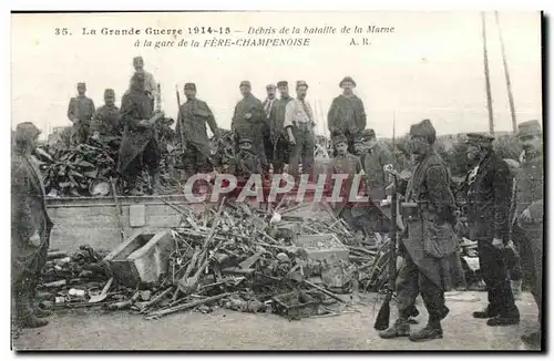 Ansichtskarte AK La Grande Guerre Debris de la Bataille de la Marne a la Gare de la Fere Champenoise Militaria