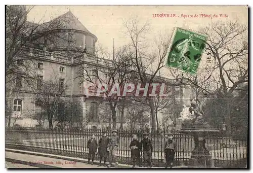 Ansichtskarte AK Luneville Square de l Hotel de Ville Enfants