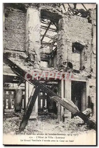 Ansichtskarte AK Reims dans ses annees de bombardements L Hotel de ville Interienur