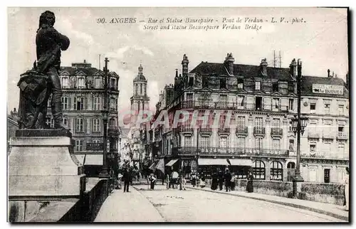 Ansichtskarte AK Angers Rue et Statue Beaurepaire Pont de Verdun