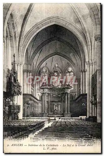 Cartes postales Angers Interieur de la Catbedrale La Nef et le Grand Autel