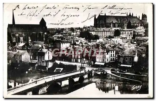 Cartes postales Poitiers (Vienne) Pont Joubert sur le Clain A gauche Eglise Ste Radedegende