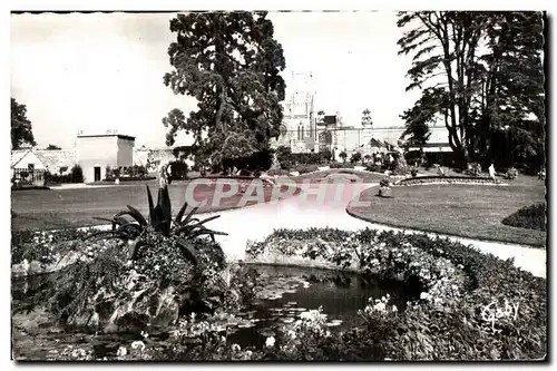 Ansichtskarte AK Avranches (Manche) Bassin du Jardin des Plantes et la Cathedrale