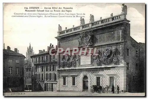 Cartes postales Avignon Ancien Hotel des Mennaise Monument faisant face au Palais des Papes