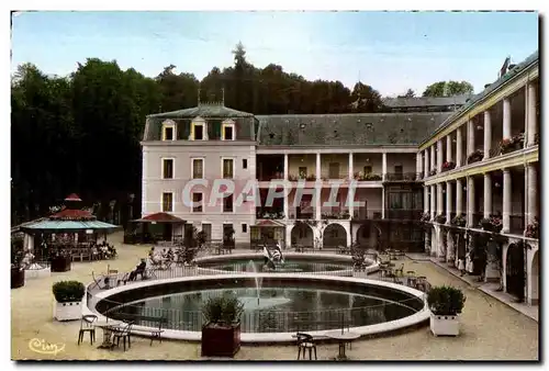 Cartes postales Bourbon Lancy Thermal S et L Cour interieur des Bains