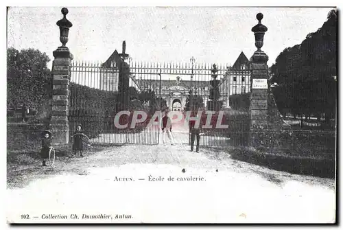 Ansichtskarte AK Autun Ecole de cavalerie Militaria