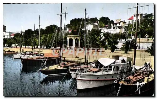 Cartes postales Cote d Azur Bandol Yachts dans le Port Bateaux