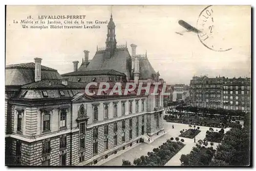 Cartes postales Levallois perret la mairie et les jardins cote rue gravel un monoplan bleriot traversant lavallo