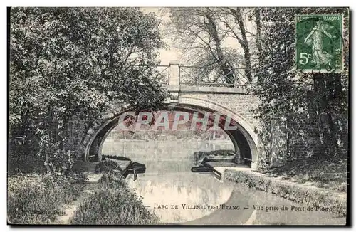 Cartes postales Parc Villeneuve L Etang Vue prise due Pont de Piesrc