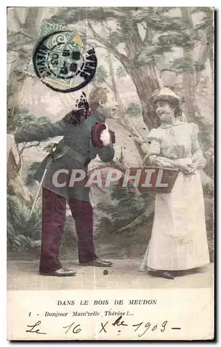 Cartes postales Dans Le Bois de Meudon Militaria Femme Folklore