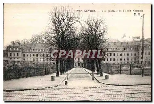 Cartes postales Sevres Vue generale de l Eglise Normale