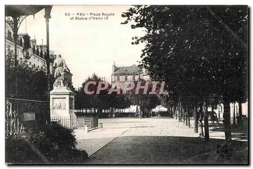 Ansichtskarte AK Pau Place Royale et Statue d Henri IV