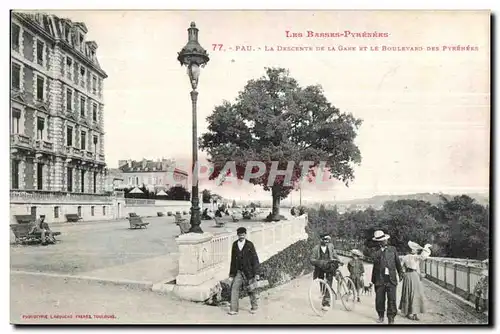 Cartes postales Les Bassrs PyreneesPau La Descente de la Gare ert le Boulevard des Pyrenees Velo Cycle