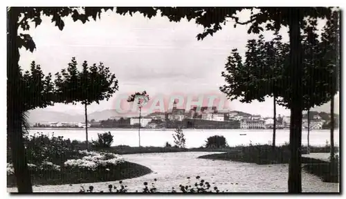 Ansichtskarte AK Hendaye Fontarable vue des jardins d hendaye