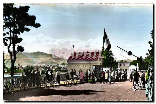 Cartes postales moderne Hendaye Frontiere Franco Espagnole le Pont International au fond irun