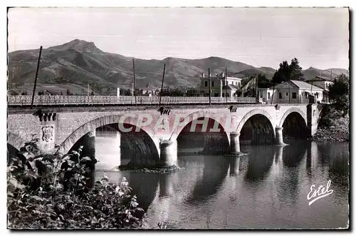 Ansichtskarte AK Hendaye Frontiere Franco Espagnole Le Pont International du Chemin de Fer et la Montagne des Tro