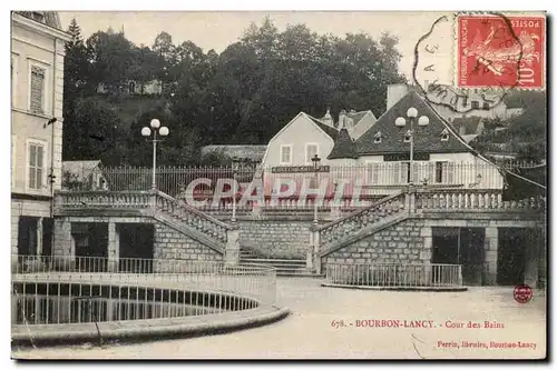 Cartes postales Bourbon Lancy Cour des Bais