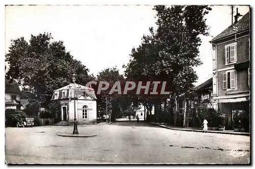 Cartes postales moderne Lure (Hte-Saone) La Place de la Gare et I Avenue du Square