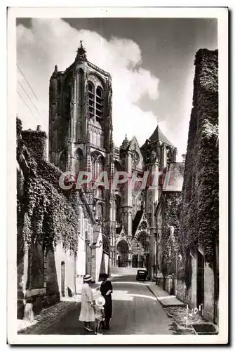 Cartes postales Bourges (Cher) La Cathedrale vue de la rue porte Jaune