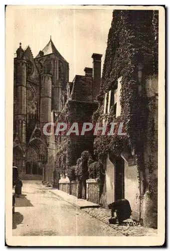 Ansichtskarte AK Bourges (Cher) vieille rue dans le fond la cathedrale