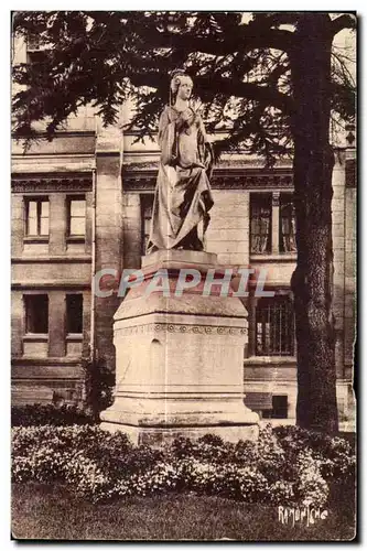 Cartes postales Angouleme VJardin de l Hotel de Ville Statue en marbre de Marguerite d Angouleme soeur de Franco