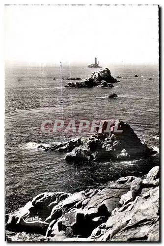 Ansichtskarte AK Ponte Du Raz (Finistere) Le Phare de la Vieille Au fond l lle de Sein