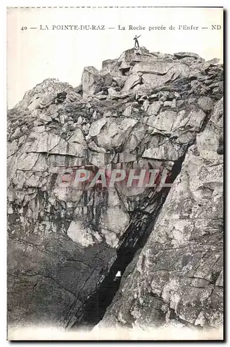 Ansichtskarte AK La Pointe Du Raz La Roche percee de I Enfer