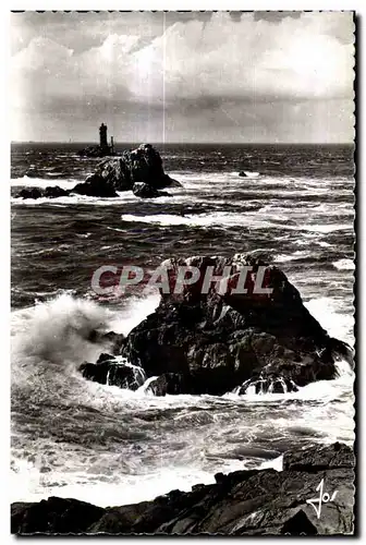 Ansichtskarte AK Pointe du Raz (Finistere) Le phare de la Vieille et l ile et l ile de sein