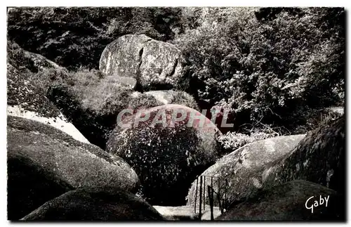 Ansichtskarte AK Le Huelgoat (Finistere) Les Rochers a la Grotte du Diable