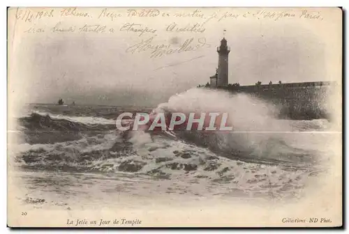 Ansichtskarte AK La Jetee un Jour de Tempete Phare Lighthouse