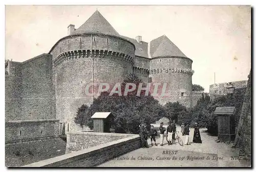 Ansichtskarte AK Brest L Entrce du Cbateau Caserne du Regiment de Ligne velo Militaria