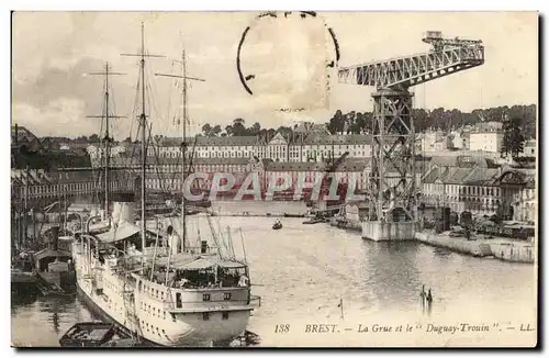 Cartes postales Brest La Grue et le Duguay Trouin Bateau