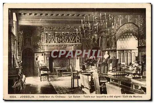 Cartes postales Josselin Interieur du Chateau Le salon Table sur laquelle a ete signe I edit de Nantes