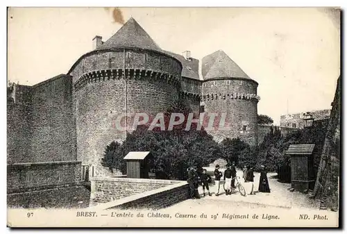 Cartes postales Brest L entree du chateau caserne du 19 regiment de ligne