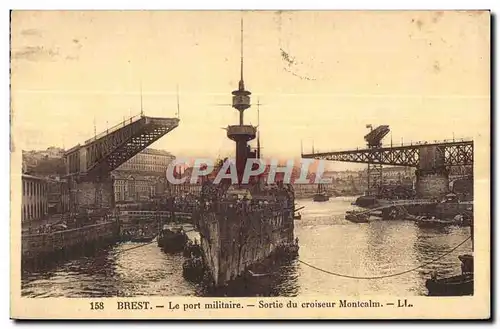 Cartes postales Brest le port militaire sortie du croiseur montcalm