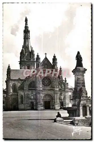 Cartes postales La Bretagne Ste Anne D Auray (Morbihan)La Basilique et la fontains