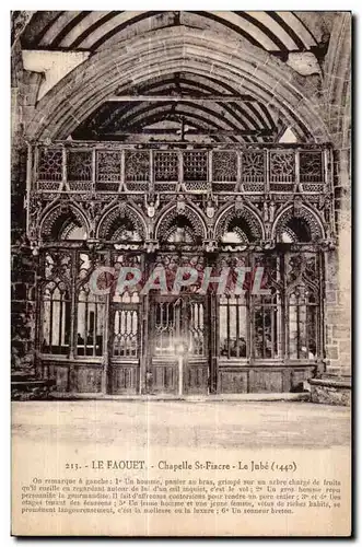 Cartes postales Le Faouet Chapelle St Fiacre Le Jube on remargue a gauche I Un homme panier au bras grimple sur