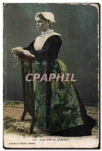 Cartes postales Jeune Fille de Lorient Folklore Costume