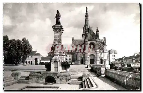 Cartes postales Sainte Anne D Auray (Morbihan) La Fontaine et la Basilique