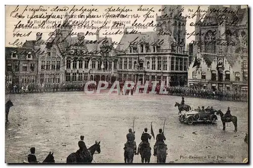 Cartes postales Victoire de l Yser Le roi ALbert et le president Poincare arrivent sur la grande place de Furnes