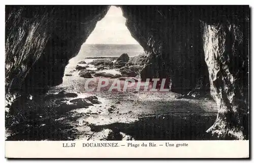 Cartes postales Douarnenez Plage du Riz Une grotte