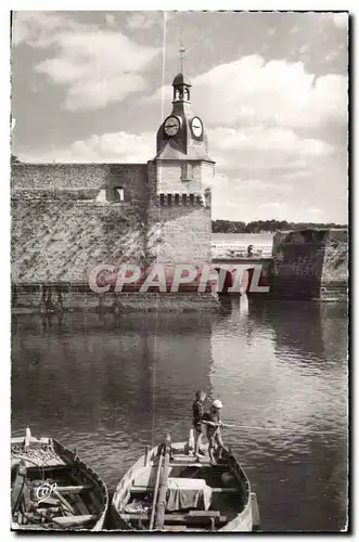 Ansichtskarte AK Concarneau Le Beffroi et le Bassin