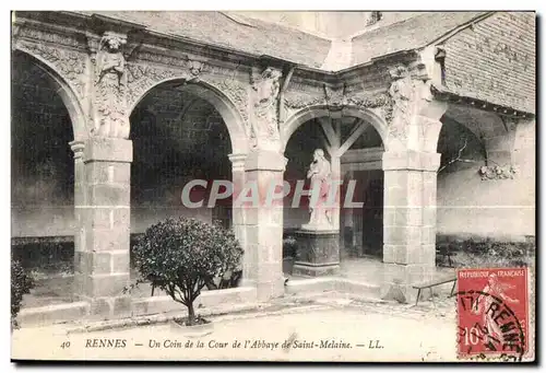 Cartes postales Rennes Un Coin de la Cour de I Abbaye de Saint Melaine