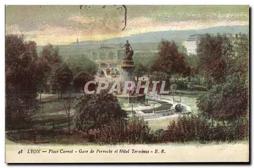 Cartes postales Lyon Place Carnot Gare de Perracbe et Hotel Terminus