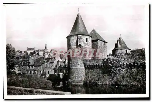 Cartes postales Fougers Entree du Chateau La Tour de Guemadeuc