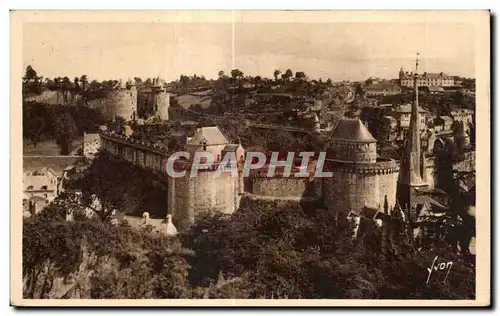 Ansichtskarte AK Fougeres (Ille et Vilaine) Vue generale du chateau prise des rochers de St Sulpice