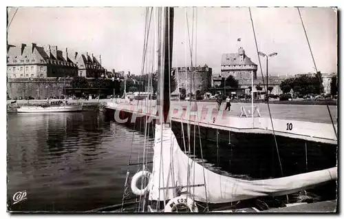 Cartes postales moderne Saint Malo Le Bassin vers le Chateau