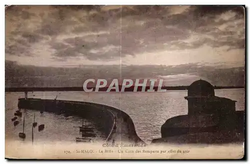 Ansichtskarte AK St Malo Le Mole Un Coin des Remparts par effet du soir